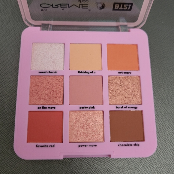 The Crème Shop BT21:HEART & SOUL Eyeshadow Palette COOKY BTS - Picture 5 of 7